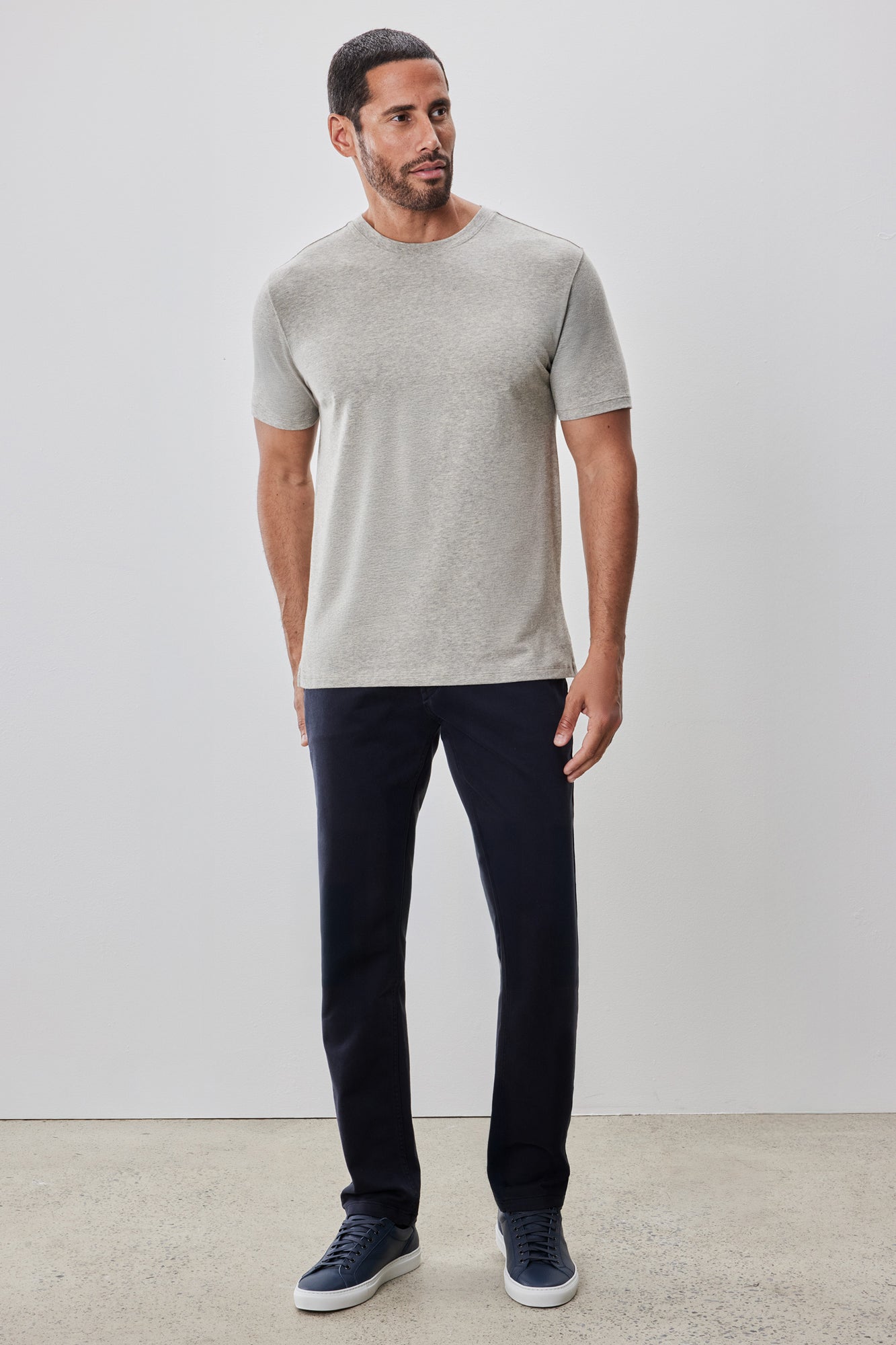 T-Shirt à manches courtes col rond pour homme par Robert Barakett | Colson RB52320 Avoine | Machemise.ca, vêtements mode pour hommes