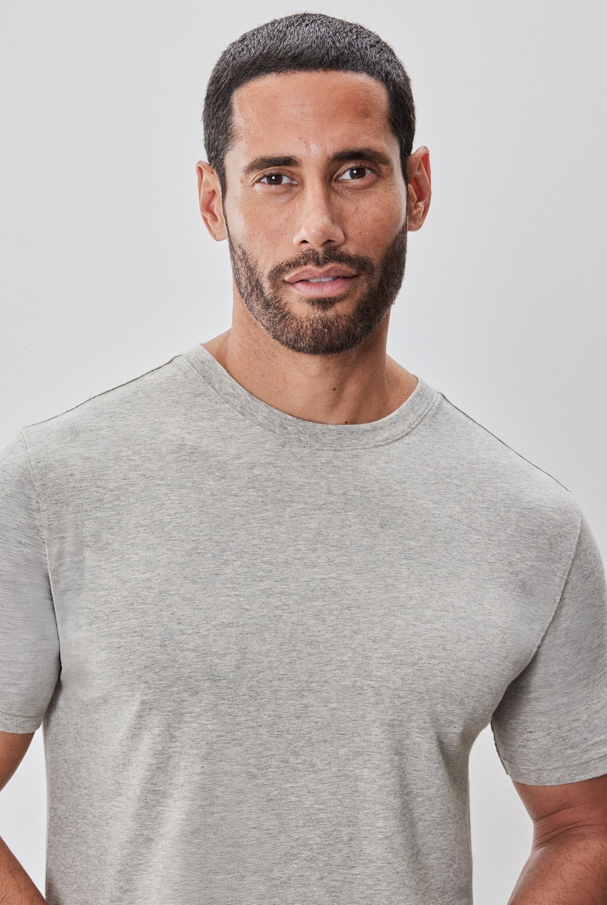 T-Shirt à manches courtes col rond pour homme par Robert Barakett | Colson RB52320 Avoine | Machemise.ca, vêtements mode pour hommes