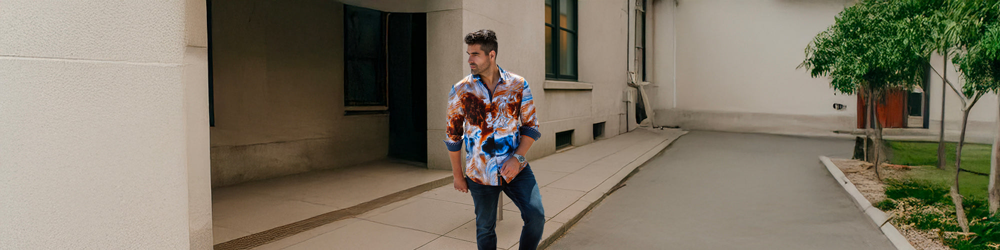 Chemise mode homme colorée, look fashion en ville.