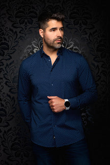 Chemise bleu marine à manches longues avec petits points bleu pâle, vue de face avec col ouvert pour homme par Au Noir