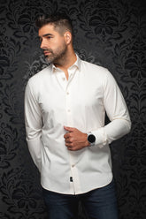 Chemise blanche à manches longues avec col pointu et ourlet arrondi pour homme par Au Noir, vue de face