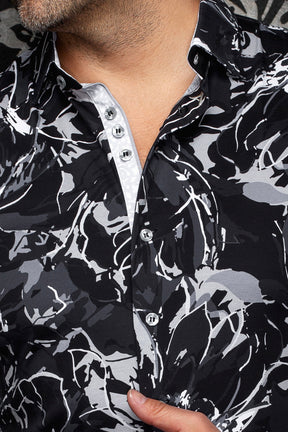 Chemise boutonnée noire, grise et blanche avec patte contrastante pour homme par Au Noir, en gros plan