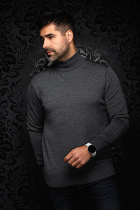 Chandail en laine mérinos à col roulé gris charbon porté par un modèle, manches longues, vue de face pour homme par Au Noir