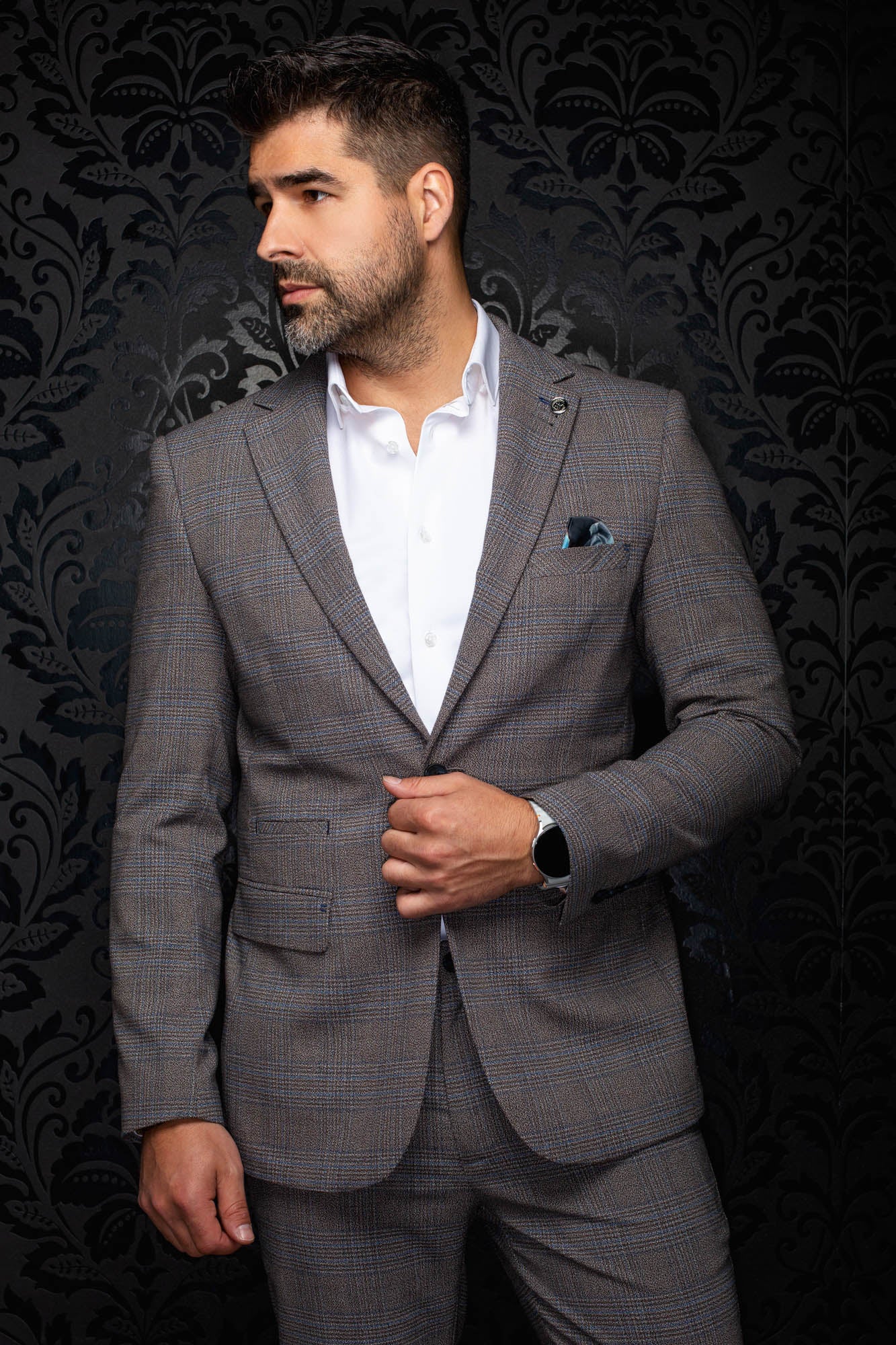 Veston à carreaux gris-brun de face, avec revers crantés, bouton et poches basses pour homme par Au Noir