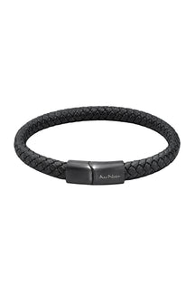 Bracelet tressé noir avec fermoir rectangulaire foncé et logo Au Noir, vue produit pour homme