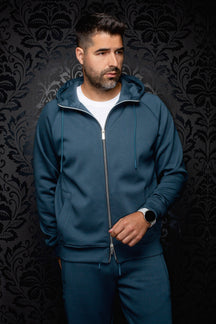 Veste sport à capuchon sarcelle zippée sur modèle, vue de face avec cordons et poches pour homme par Au Noir