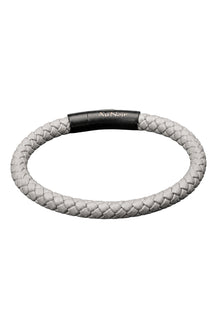 Bracelet tressé gris pâle avec fermoir noir et logo Au Noir, vue produit isolée pour homme