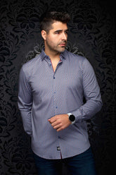 Chemise bleue à motif géométrique, col ouvert et accents bourgogne pour homme par Au Noir, vue de face