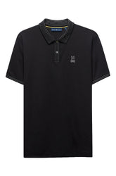 Polo noir isolé de face avec logo lapin brodé à la poitrine, patte surpiqués et col pour homme par Psycho Bunny