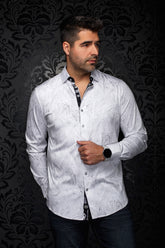 Chemise blanche à motif marbré gris, boutons clairs et patte intérieure noire pour homme par Au Noir, vue de face