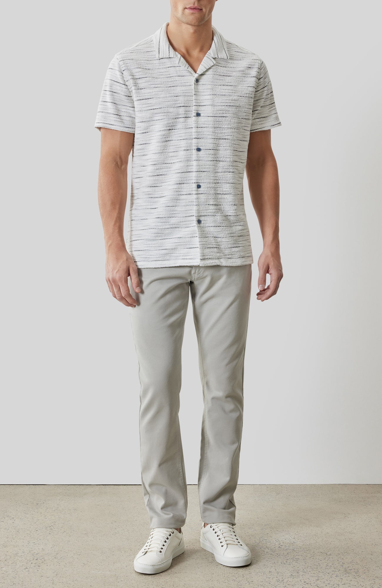 Chemise col resort pour homme par Robert Barakett | RB61036 Sage Cygne | Boutique Vvög, vêtements mode pour homme et femme