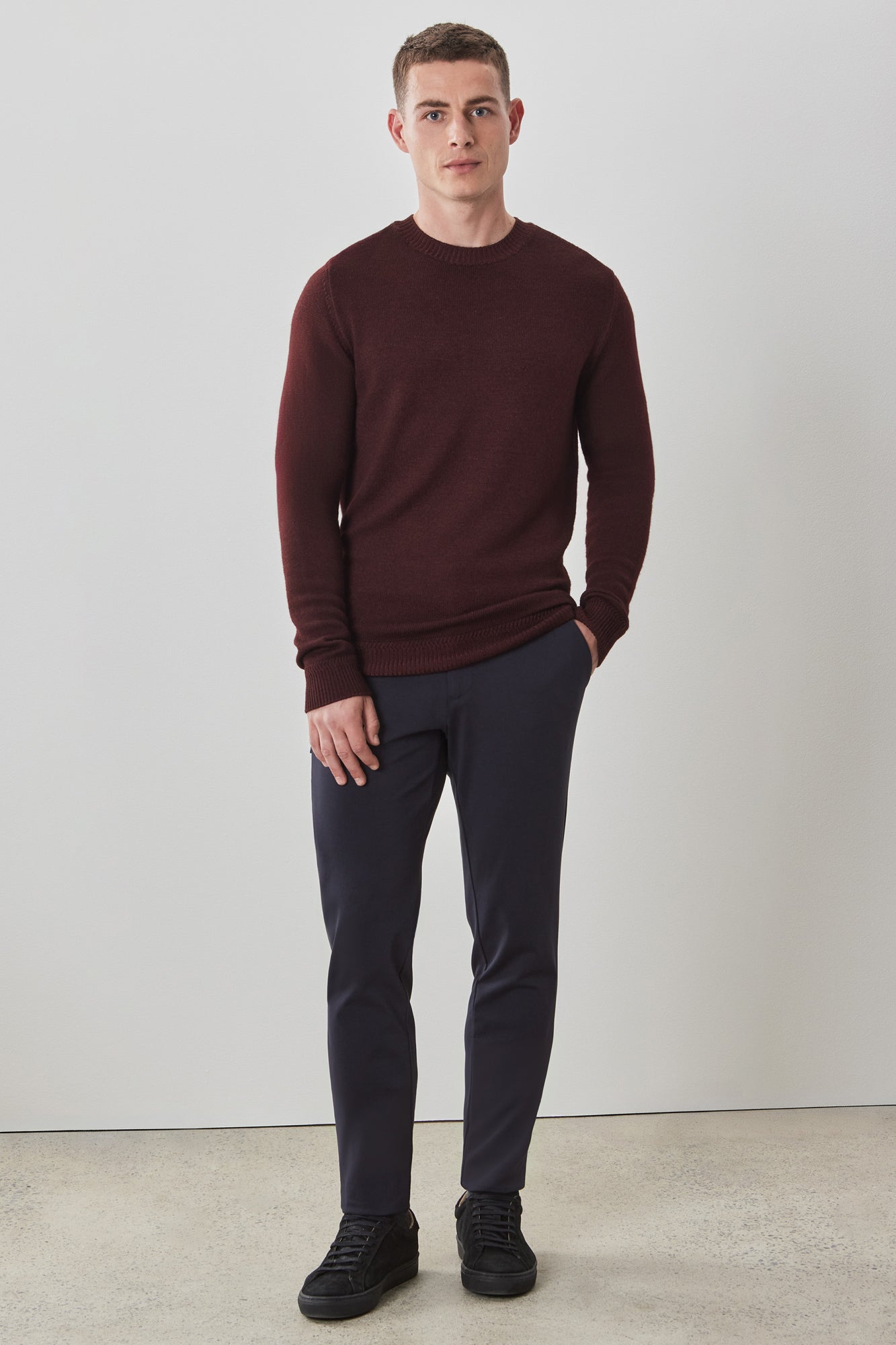 Chandail M.L. col rond pour homme par Robert Barakett | RB32345 Bertona Bordeaux | Machemise.ca, vêtements mode pour hommes