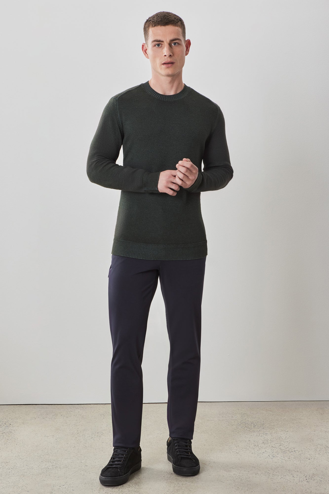 Chandail M.L. col rond pour homme par Robert Barakett | RB32345 Bertona Olive | Machemise.ca, vêtements mode pour hommes