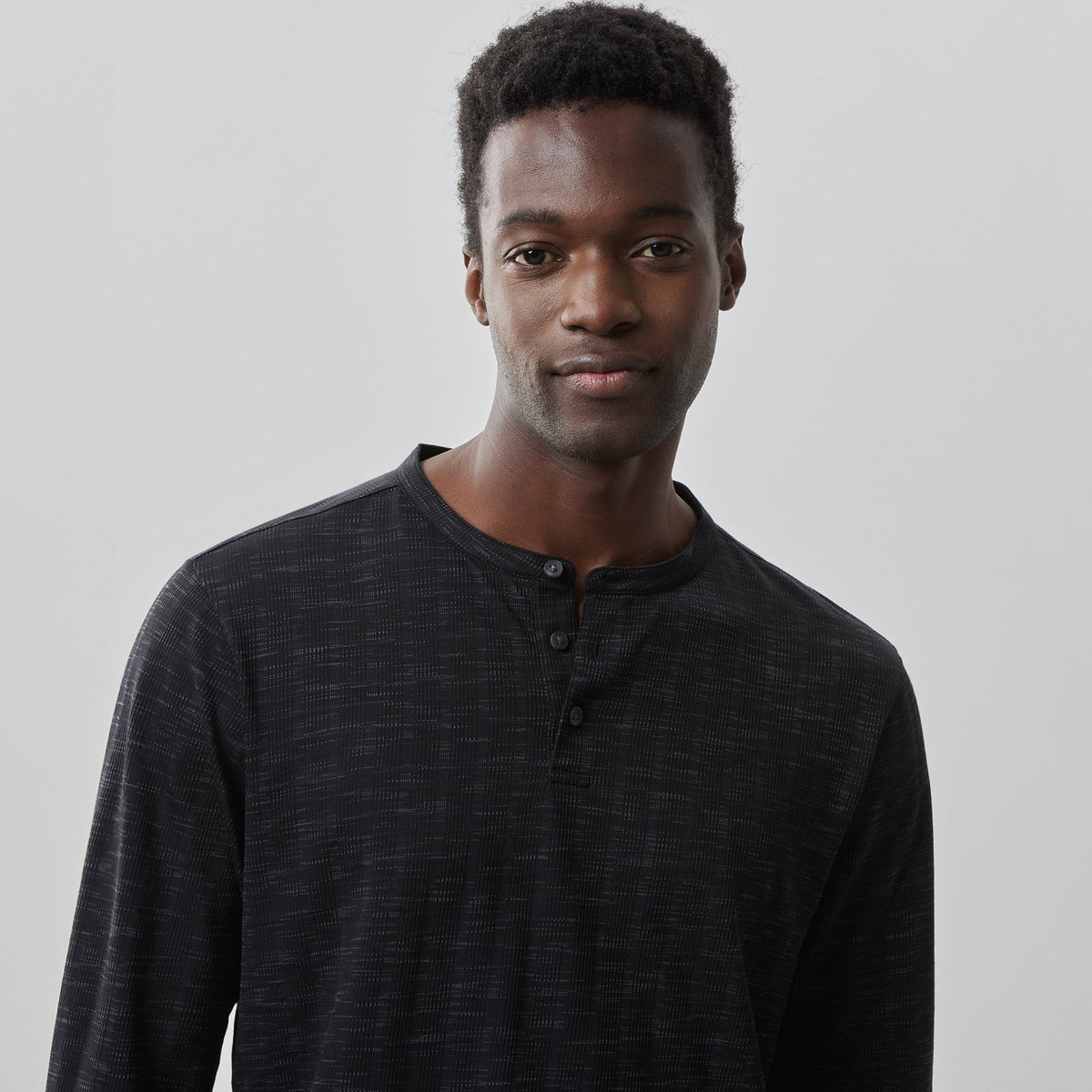Chandail Henley pour homme par Robert Barakett | RB41063 Emerson Noir | Machemise.ca, vêtements mode pour hommes
