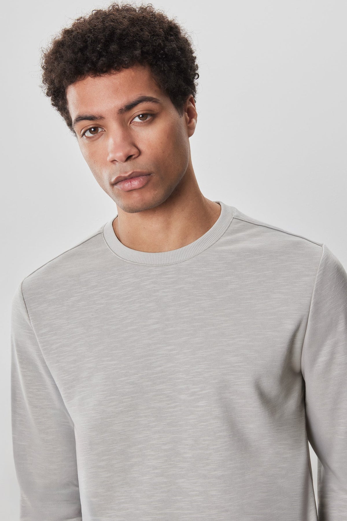 T-Shirt à manches longues col rond pour homme par Robert Barakett | Silvio RB52134 Gris Clair | Machemise.ca, vêtements mode pour hommes
