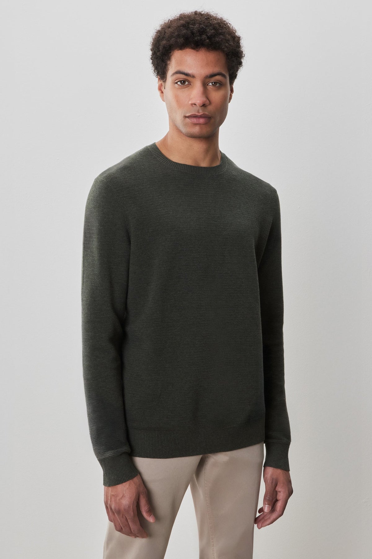 Chandail à manches longues col rond pour homme par Robert Barakett | Enrique RB52270 Olive | Machemise.ca, vêtements mode pour hommes
