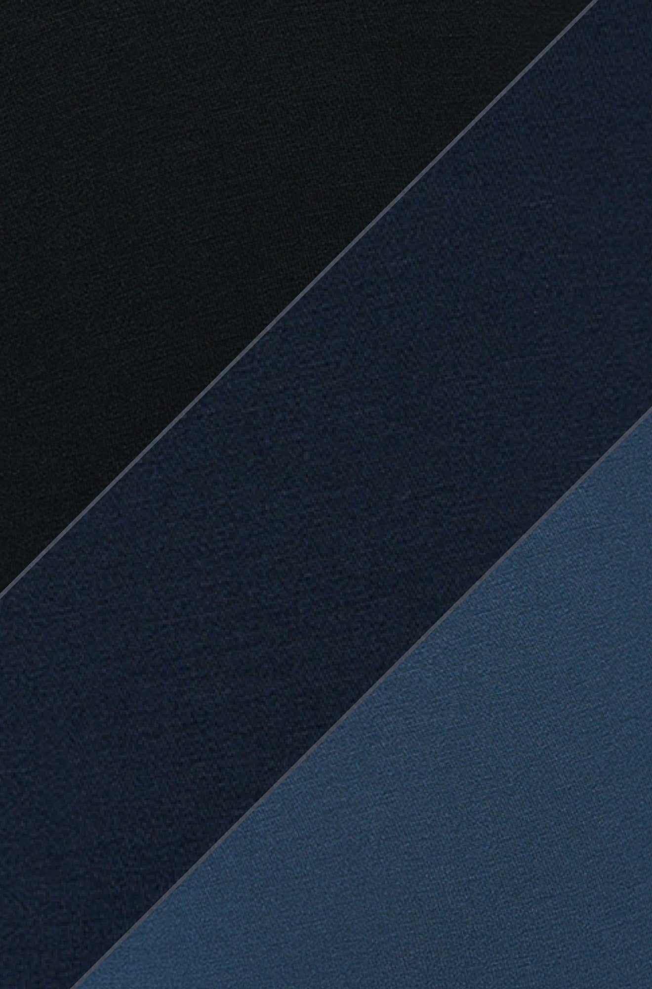 Gros plan du sous-vêtement noir, marine et bleu disposés en bandes diagonales avec panneaux de tissu pour homme par Saxx