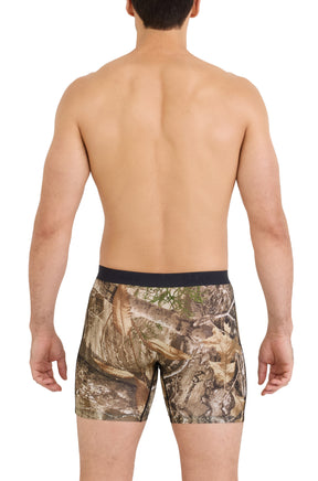 Sur mannequin de dos, le sous-vêtement camouflage brun avec taille noire et imprimé Realtree pour homme par Saxx