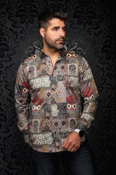 Chemise boutonnée patchwork cachemire multicolore à manches longues pour homme par Au Noir, vue de face